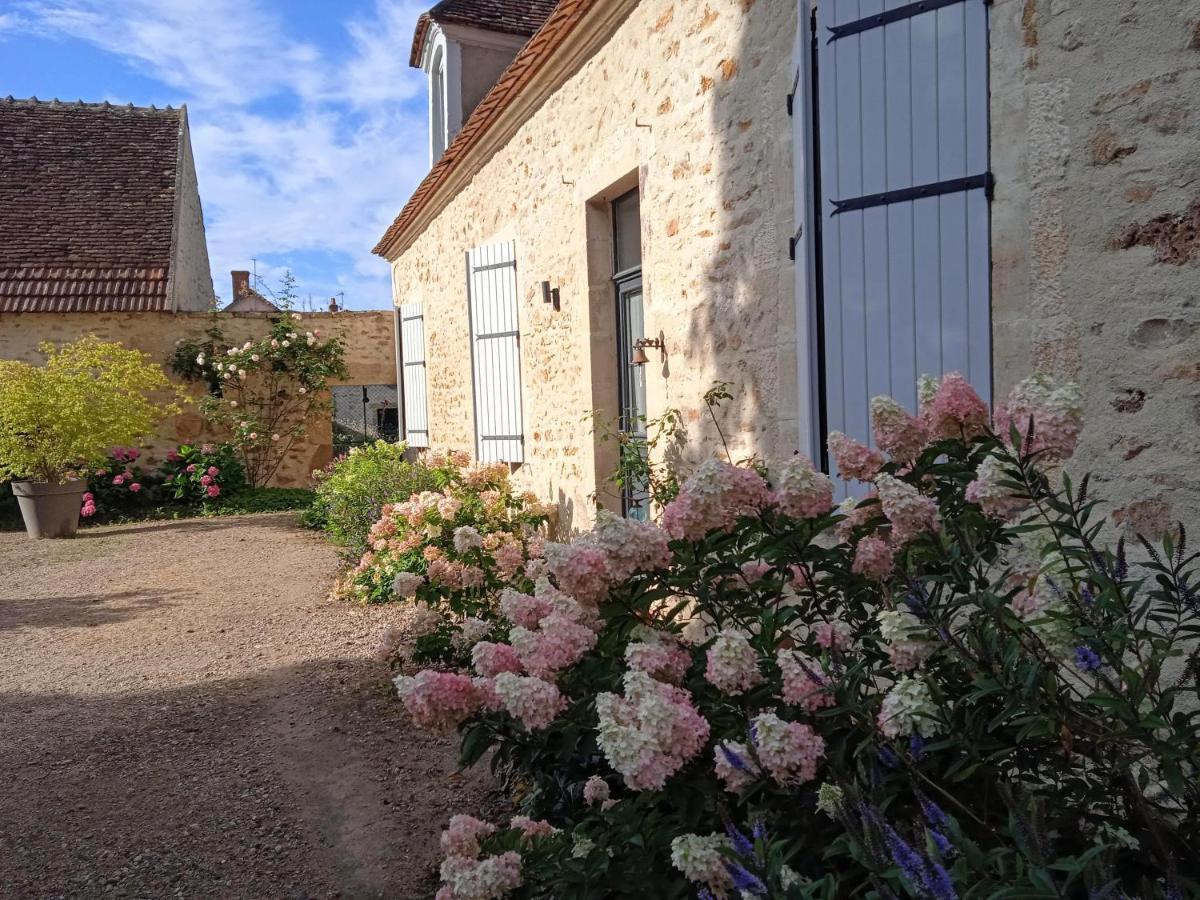 Bed and Breakfast L'Amalgam' Ainay-le-Vieil Esterno foto