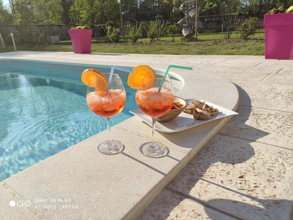 Bed and Breakfast L'Amalgam' Ainay-le-Vieil Esterno foto